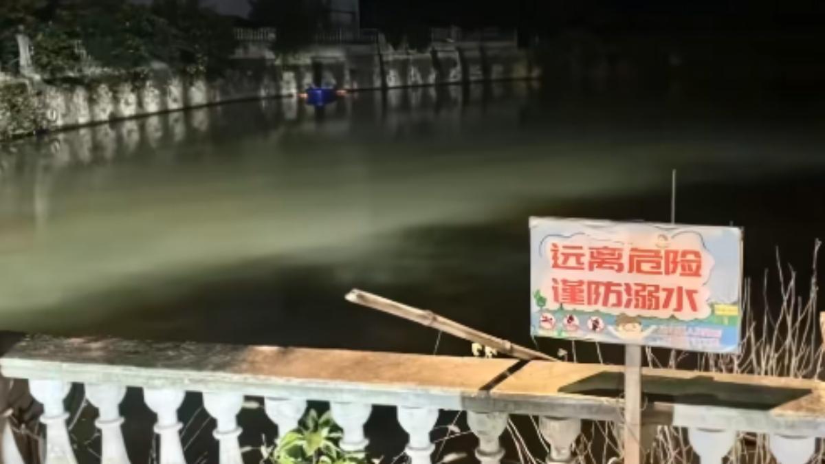 江西幼兒園長私車超載幼童落水釀8死 殘骸、兒童鞋散落家長崩潰