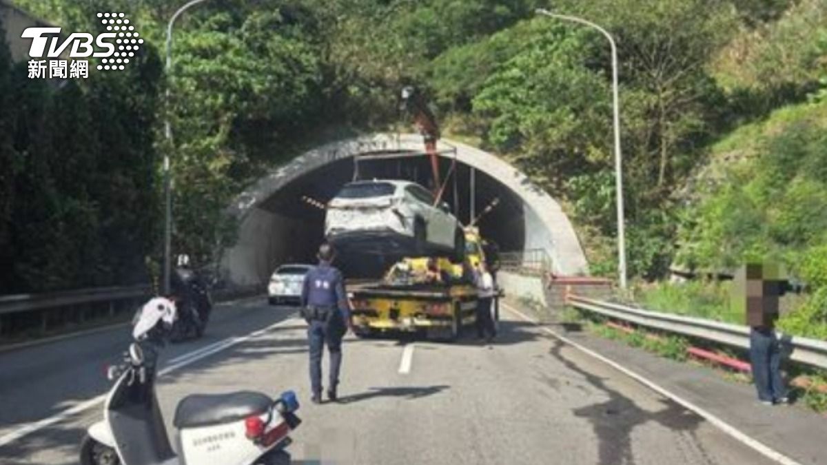 信義快速道路9車連環撞一度塞爆　疑未保持車距釀禍