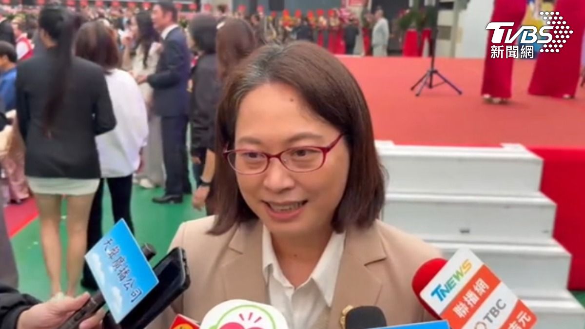 苗栗縣長鍾東錦稱「欠柯文哲人情」，提前宣布賴香伶的副縣長人事案。（圖／TVBS）