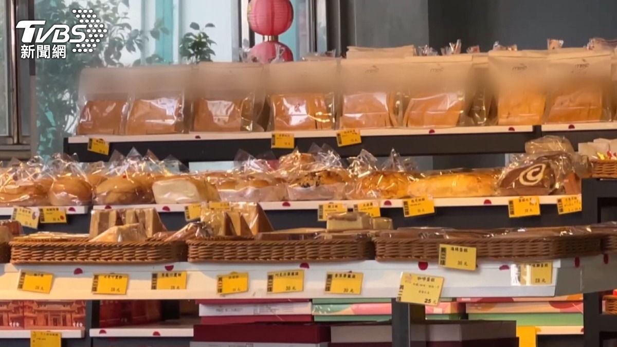 由於麵包售出後放在消費者家中一晚,他們尚不確定問題出在哪個環節。(圖/TVBS)