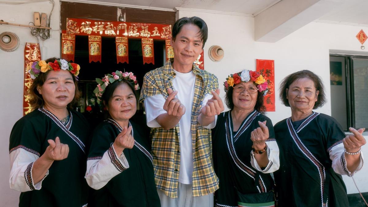 黃鐙輝動念「定居花蓮」!放下成就遠離城市 全民女婿收服80歲長輩