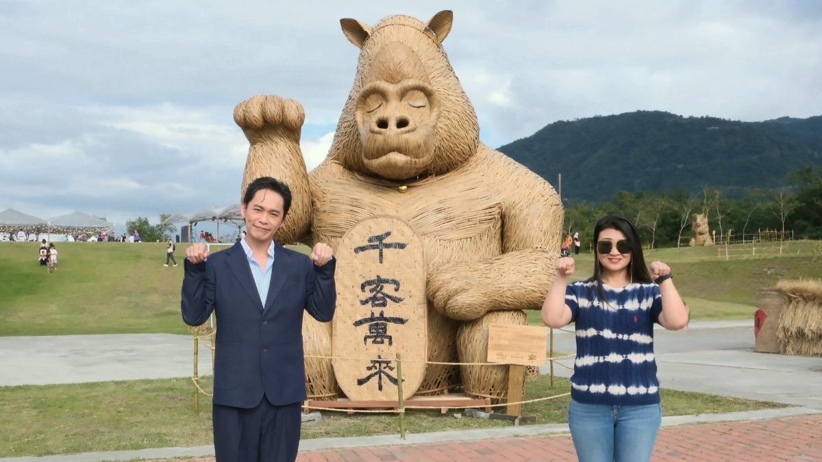 黃鐙輝(左)與富里鄉農會總幹事張素華出席活動。(圖/富里鄉農會提供)