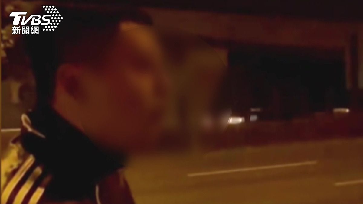 事件發生於23日晚間,整個過程被後車乘客全程錄影存證。(圖/畫面翻攝 社會事新聞影音)