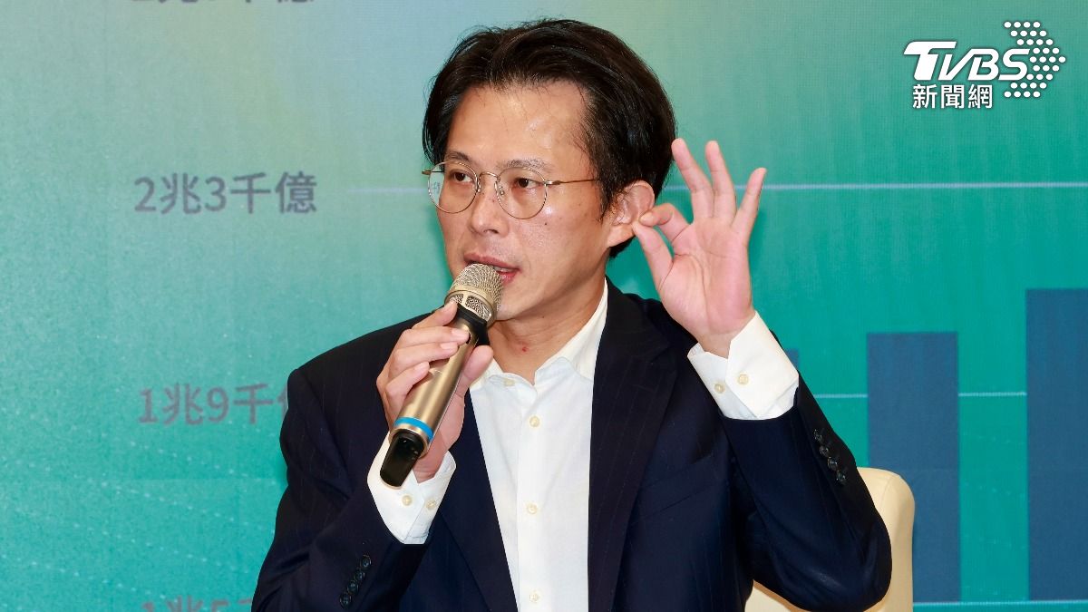 賴清德吃炸藥轟在野「勿談憲政」 黃國昌:不替軍人加薪還惱羞