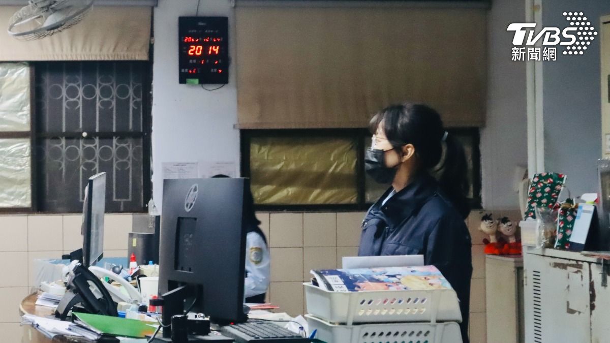 矯正署長林憲銘24日平安夜前往台北看守所、台北女子看守所慰勉執勤同仁 。（圖／法務部矯正署提供）