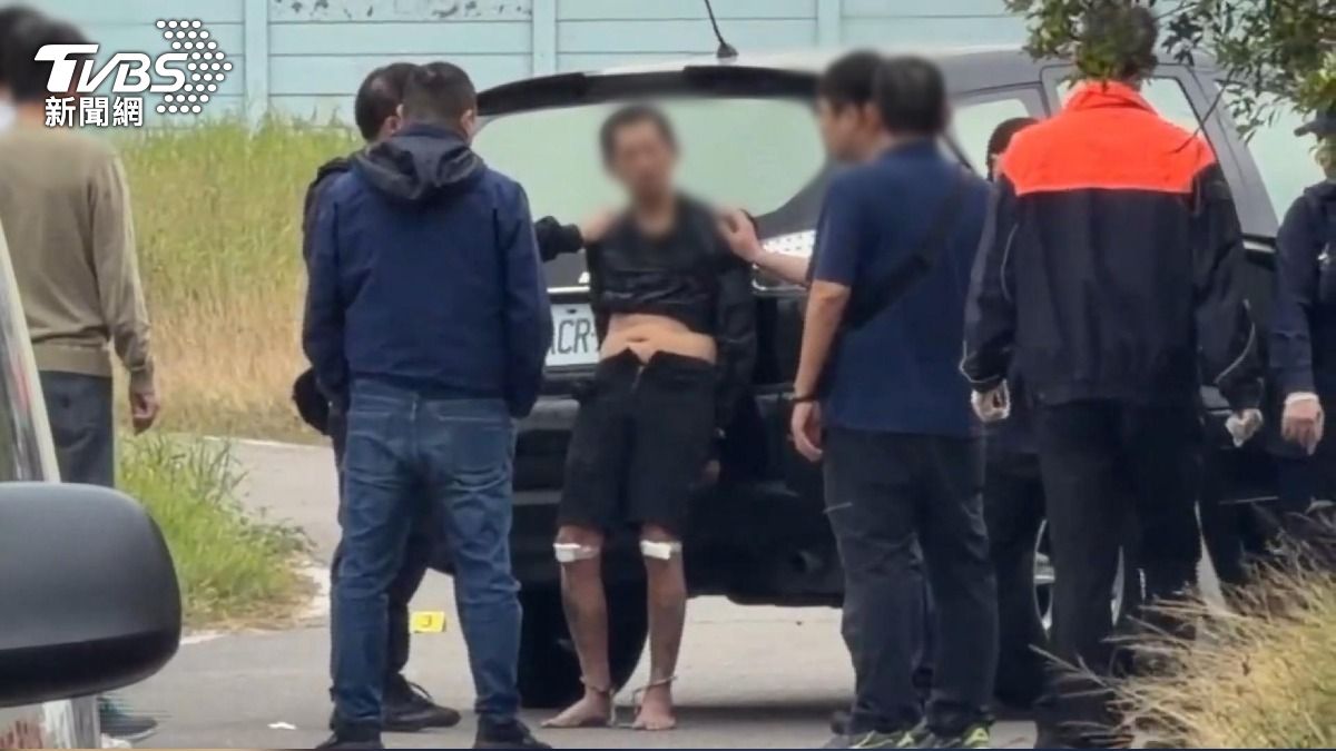 42歲10通緝犯　拔槍嗆聲仍難逃法網。(圖／TVBS)