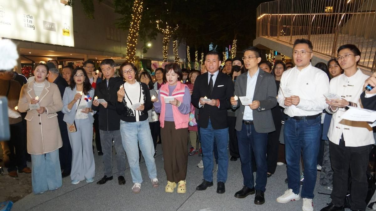 詩歌祝福溫暖平安夜!北市議員聚集中山站 陪市民走過傷痛