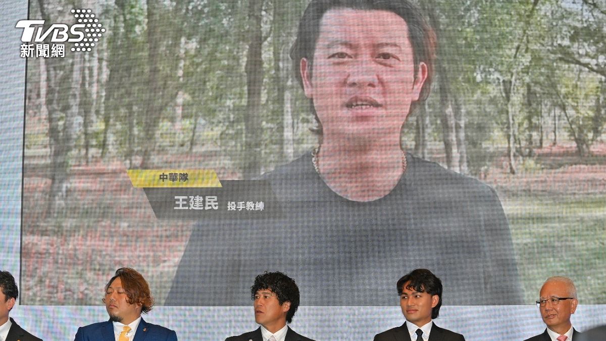 中信兄弟投手教練王建民。(圖/胡瑞麒攝)