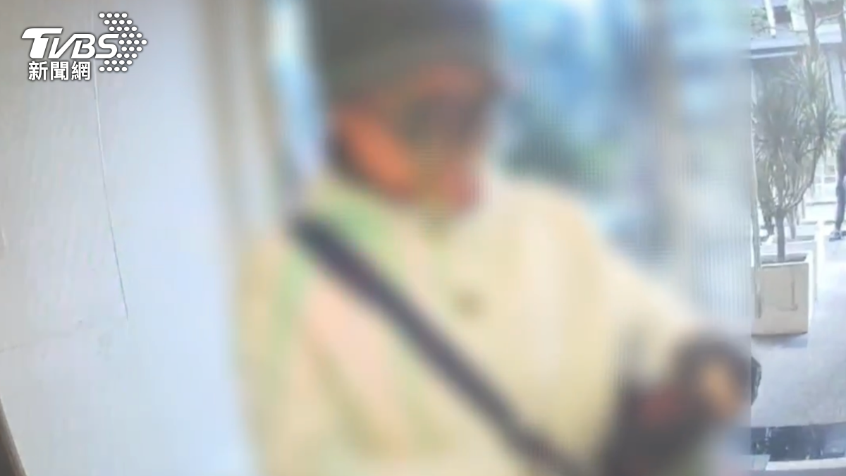高雄女情緒失控「持刀」闖壽險公司 民眾嚇壞保全緊急疏散