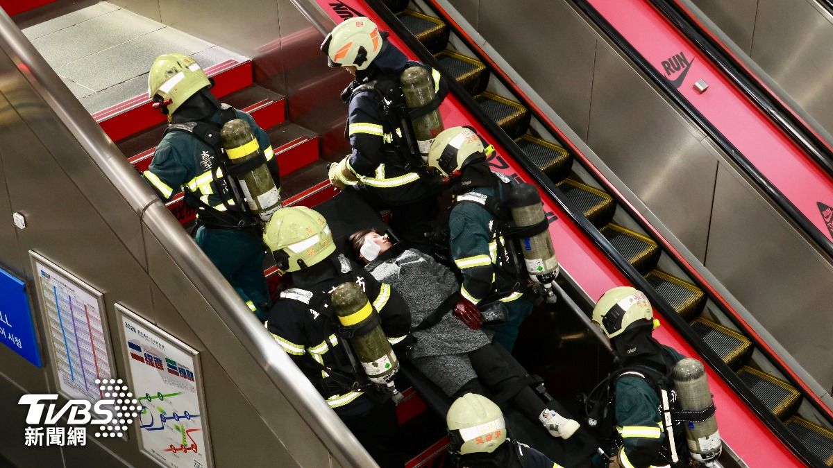台北市政府在捷運市政府站、市府轉運站及鄰近場域進行重大災害事件演習。(圖/潘建樺攝)