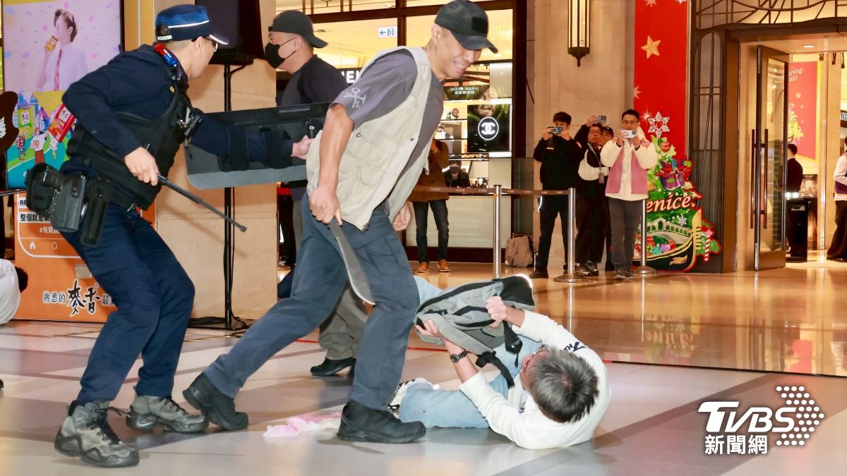 台北市政府在捷運市政府站、市府轉運站及鄰近場域進行重大災害事件演習。(圖/潘建樺攝)