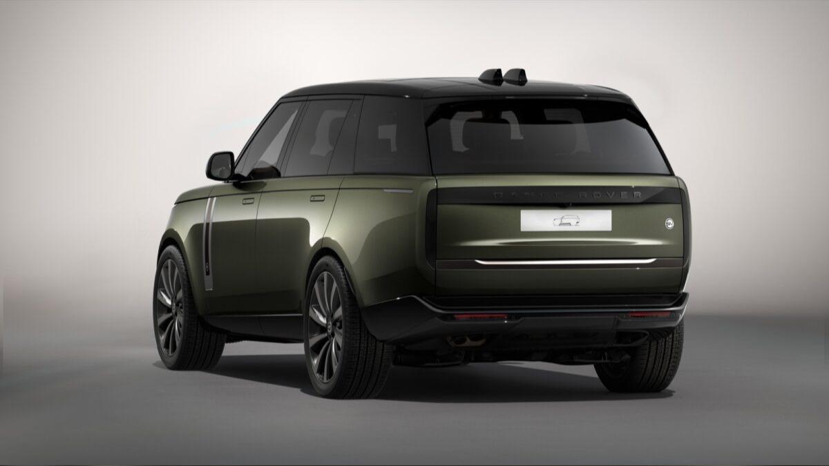 車漆靈感取自Range Rover早期代表性色彩「Lincoln Green林肯綠」。(圖/JLR提供)