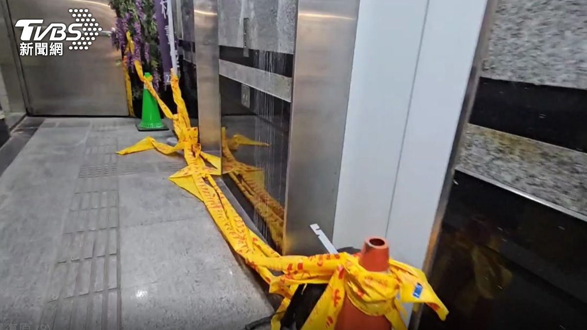 大樓電梯需修復。(圖/TVBS)