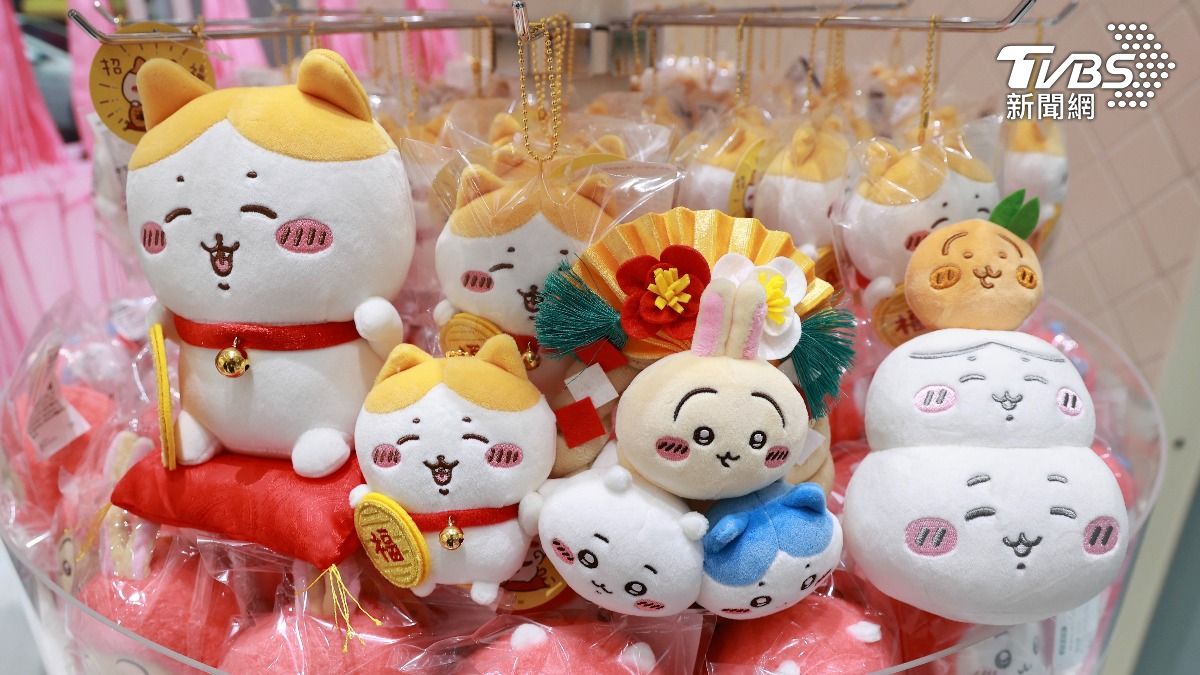新年將至,吉伊卡哇周邊也頗為應景。(圖/黃城碩攝)