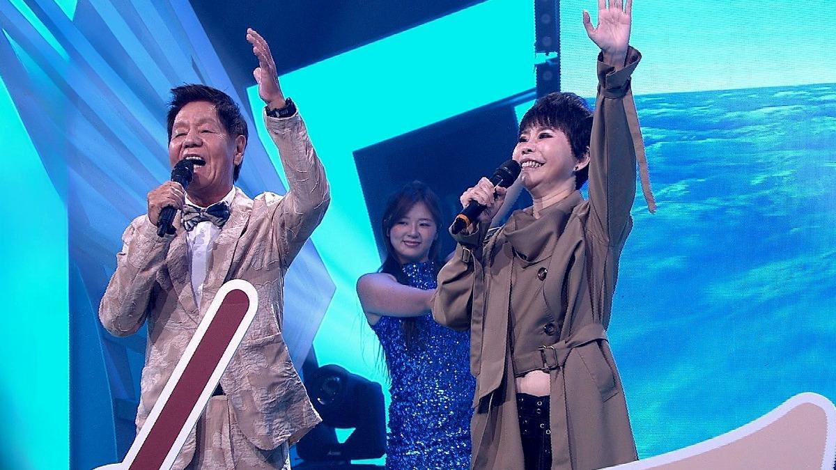 詹雅雯(右)攜手蔡昌憲的二伯蔡豐正同台獻聲。(圖/三立提供)