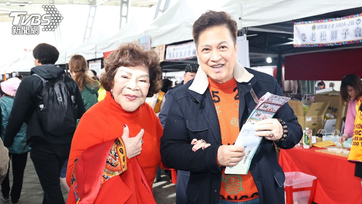 周遊(左)、李朝永先前出席公益活動,三句不離《豆腐媽媽》。(圖/張哲鳴攝)