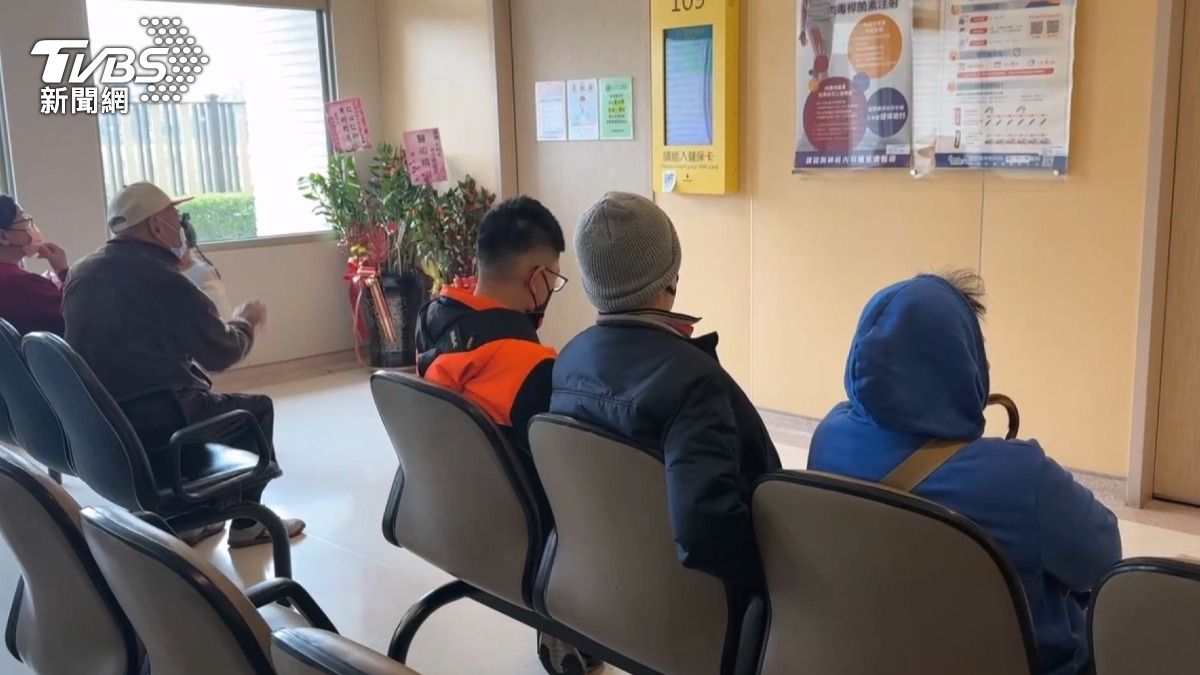 由於阿嬤長期在通風不良的環境中燒劣質香,導致全家人鉛含量過高。(圖/TVBS)