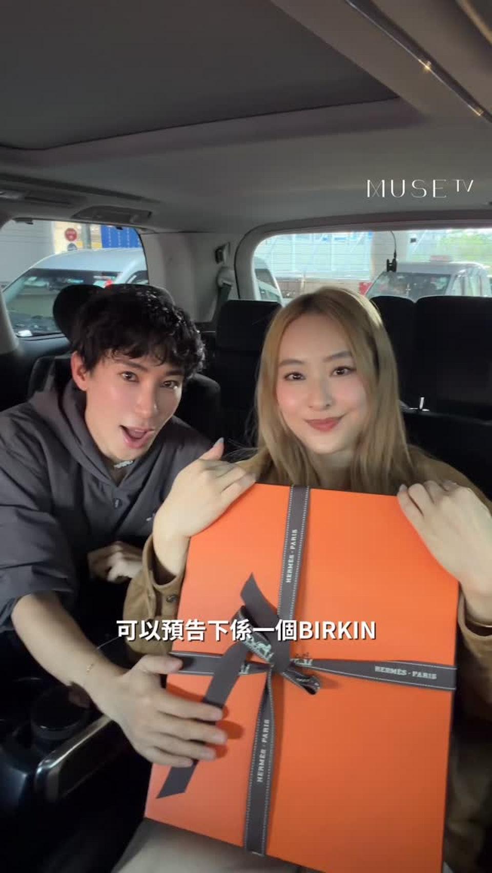 陳瀅和好友馬天佑一同拍開箱影片。(圖/翻攝自IG@missjni)