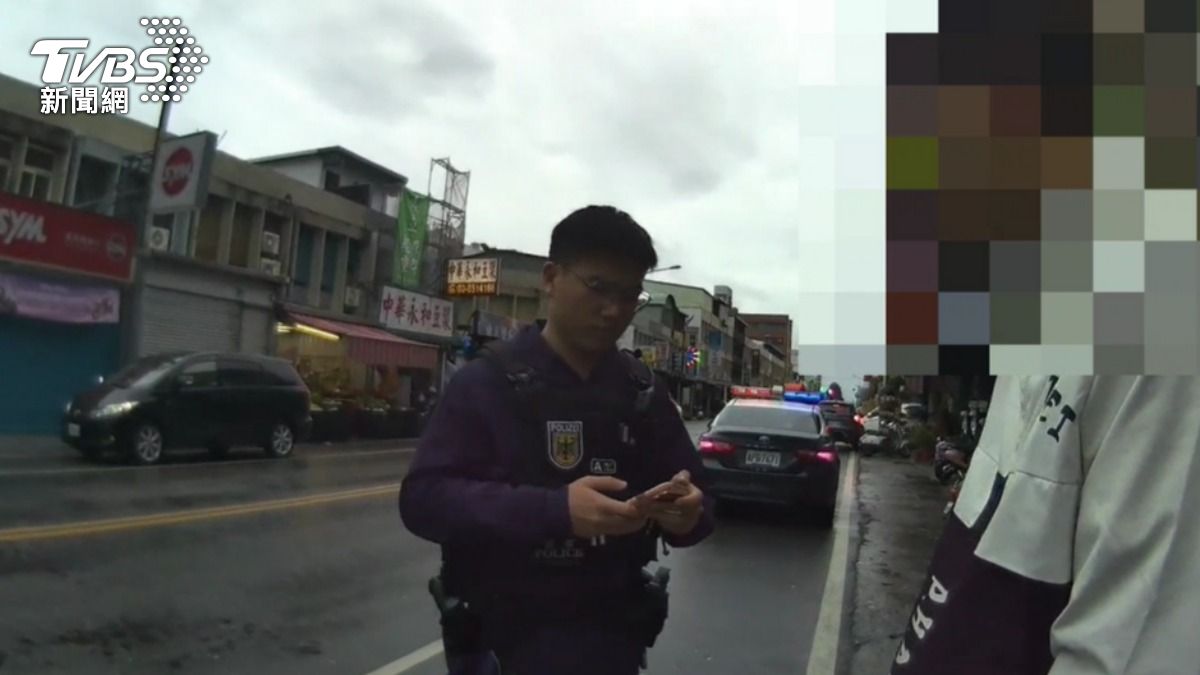 員警1小時後在吉安發現李男謊稱擄人車輛。(圖/TVBS)