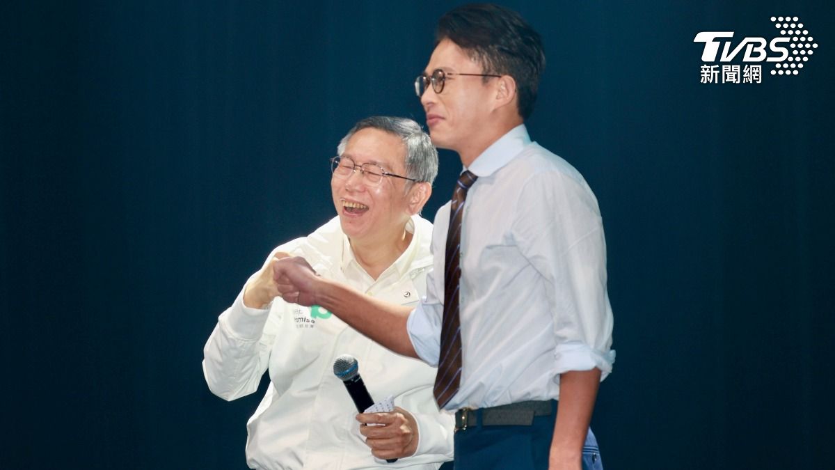 民眾黨主席黃國昌請市民給他機會,帶領新北成長。(圖/華子琛攝)