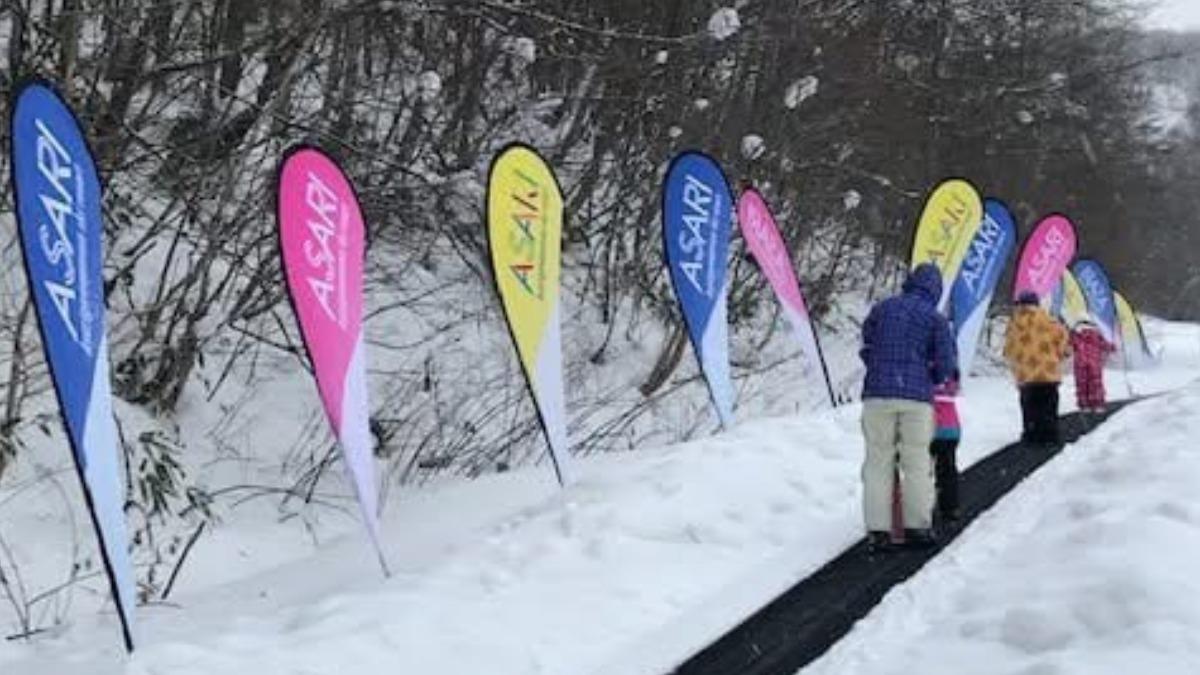 日本北海道朝里川溫泉滑雪場電扶梯5歲男童右手臂捲入縫隙不治身亡。(圖/翻攝FB 朝里川温泉スキー場)