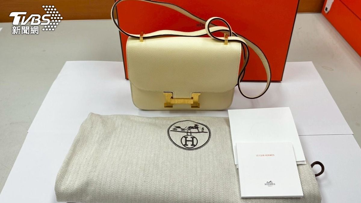 Hermès Constance 18又被稱作仙女包，收藏在蔡政宜夫妻的豪宅內。（圖／TVBS）