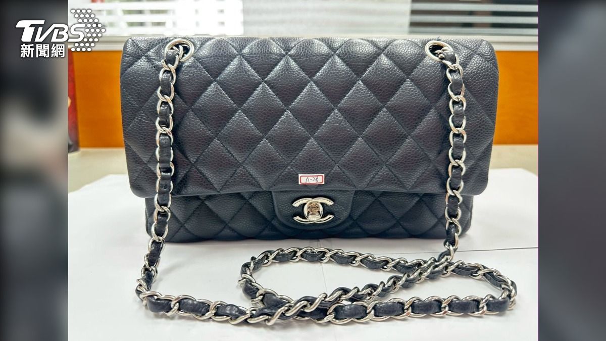 Chanel Classic Flap (25)是保值性最強的款式。（圖／TVBS）