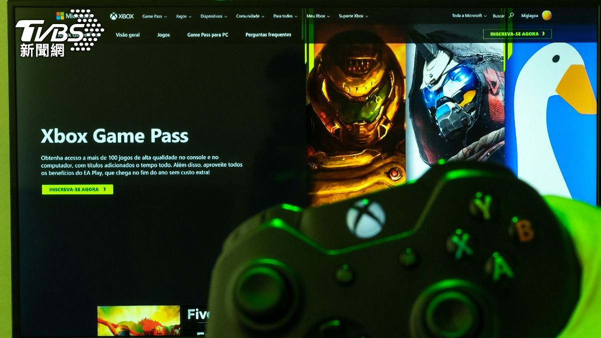 微軟開發的遊戲機Xbox年銷量崩跌,在遊戲市場落後任天堂和索尼。(資料圖/達志影像Shutterstock)