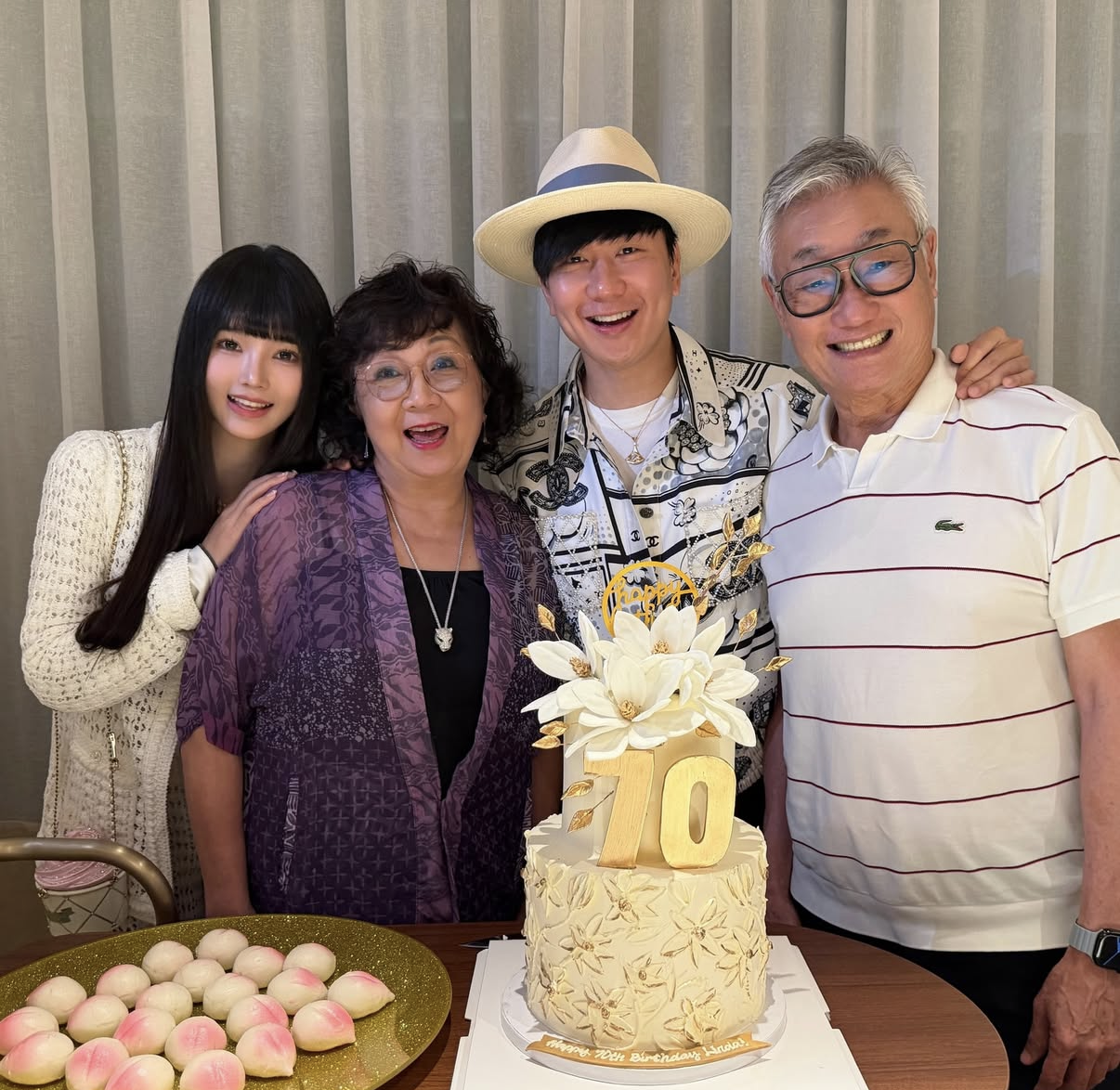 七七背名牌包。(圖/翻攝自林俊傑IG)