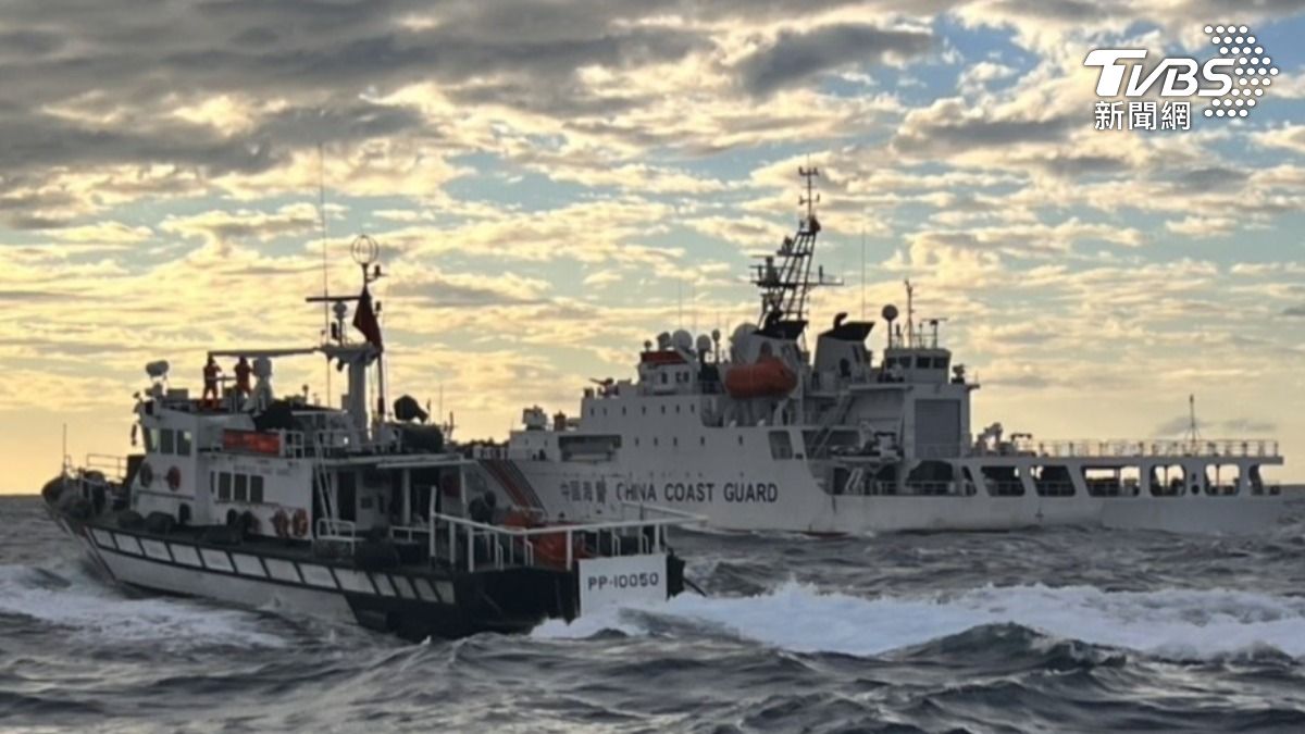 與海巡僅距0.8浬！中共海警船逼近擾台　最新海上對峙畫面曝