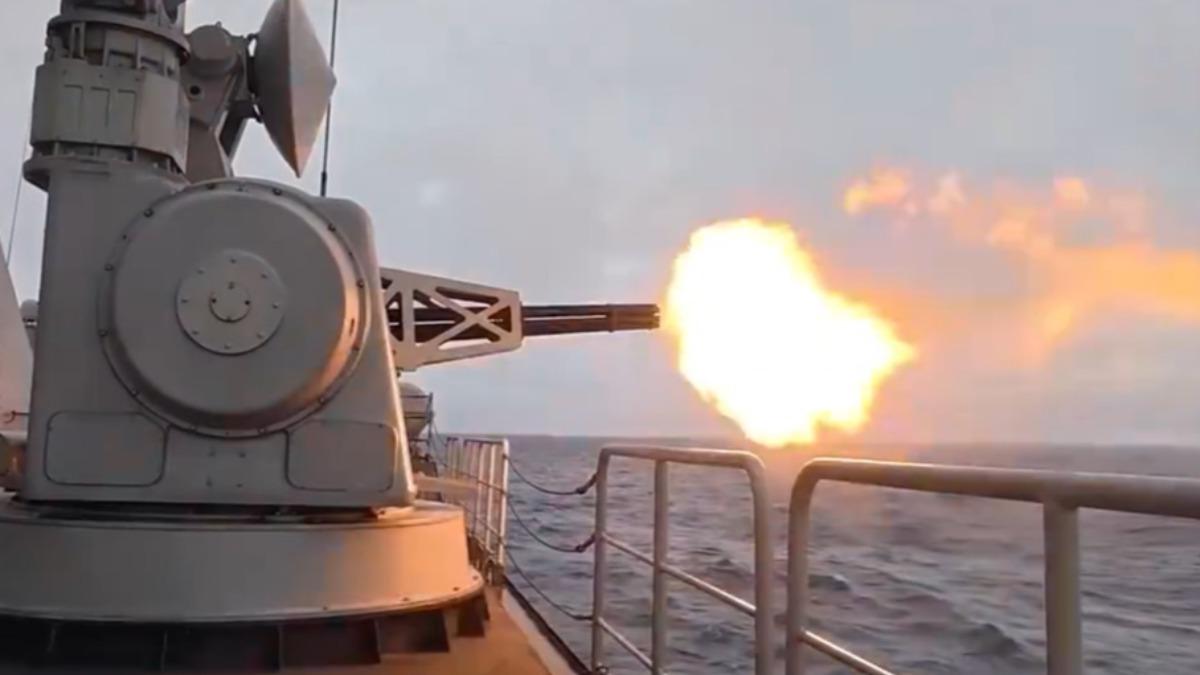 中國解放軍今（30）日在台灣本島北南兩端海域進行實彈射擊。（圖／翻攝 微博 @環球網）