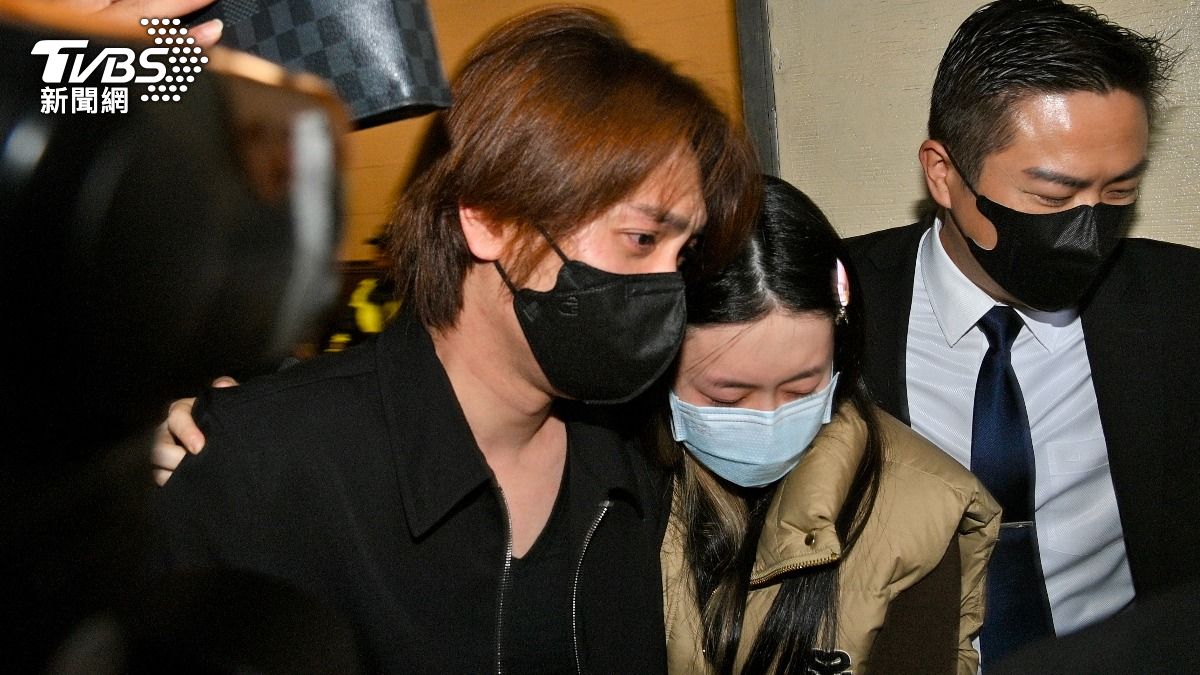 Jeremy帶女伴到相驗現場。(圖/胡瑞麒攝)