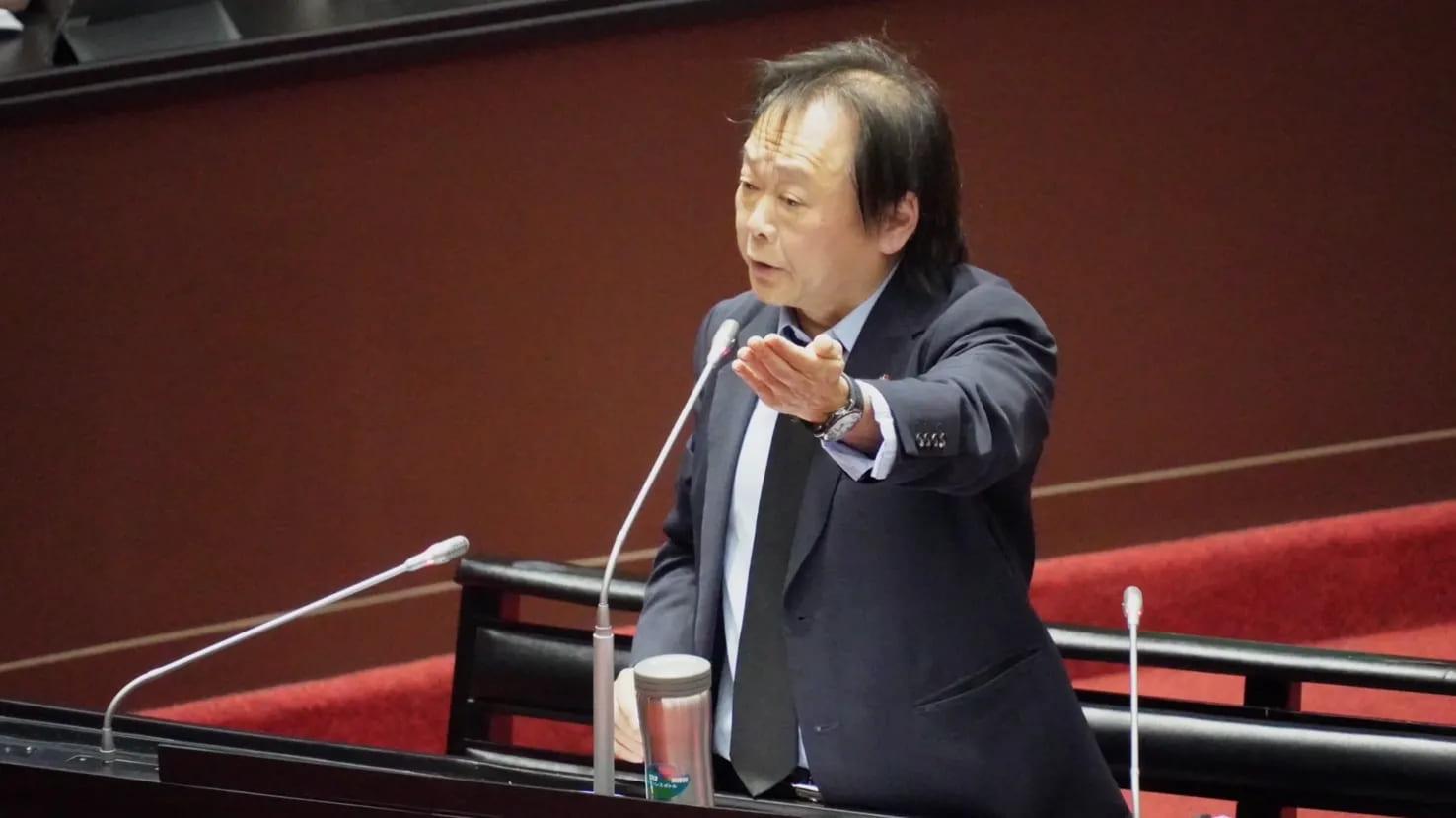 針對自己爆紅,王世堅受訪時大嘆「嘆為觀止」。(圖/翻攝自臉書@王世堅)
