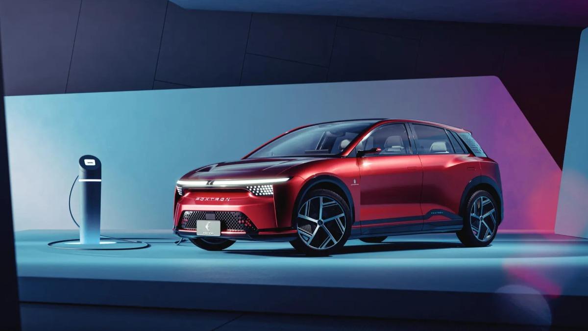 鴻華先進收購納智捷後,首款新車車展亮相。(圖/Foxtron)