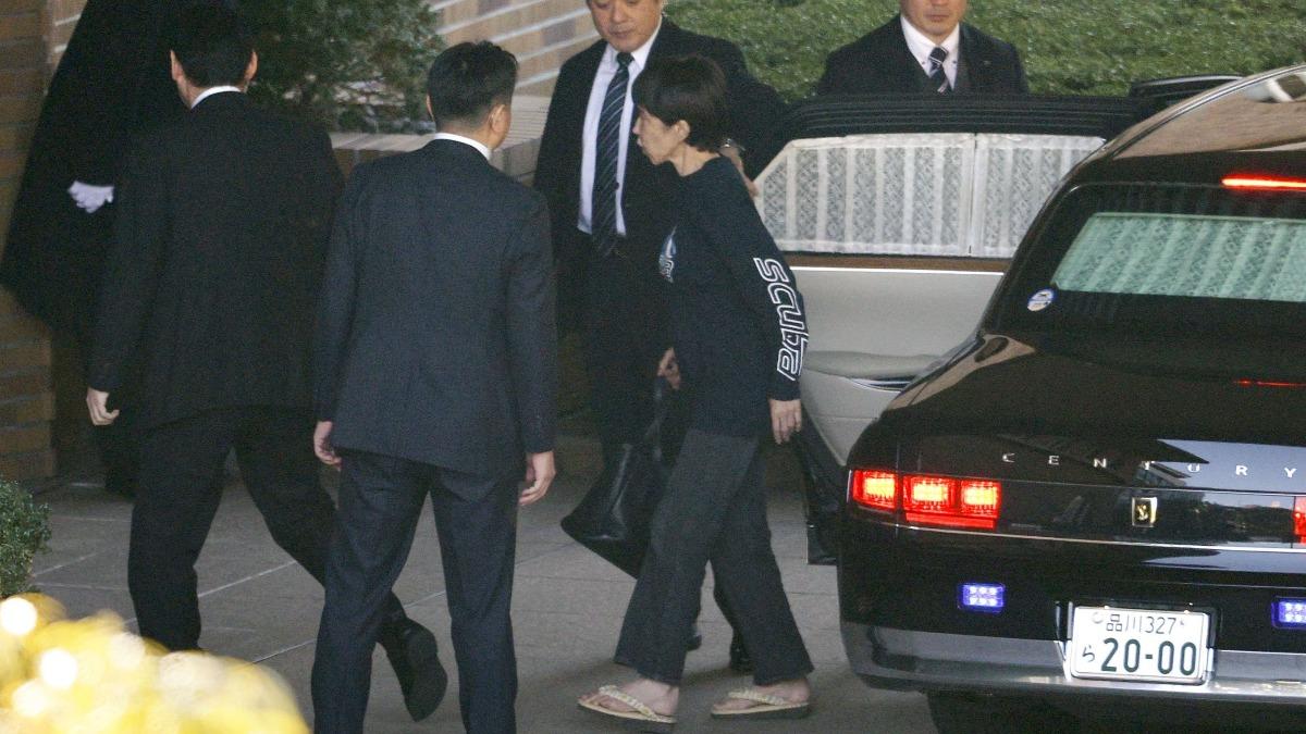高市早苗輕裝打扮搬官邸網讚好年輕 穿快10年「夾腳拖」爆紅