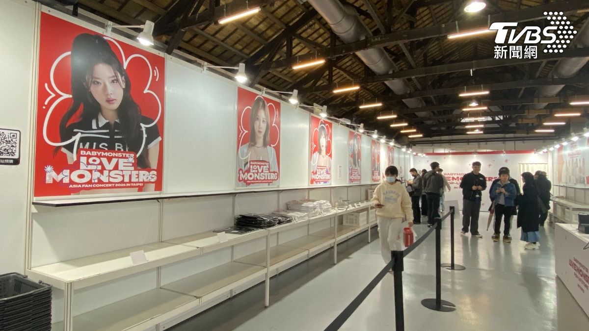 快閃店現場已被掃空,不過粉絲可採線上預購方式,不用到現場仍能入手BABYMONSTER週邊。(圖/林坤緯攝)
