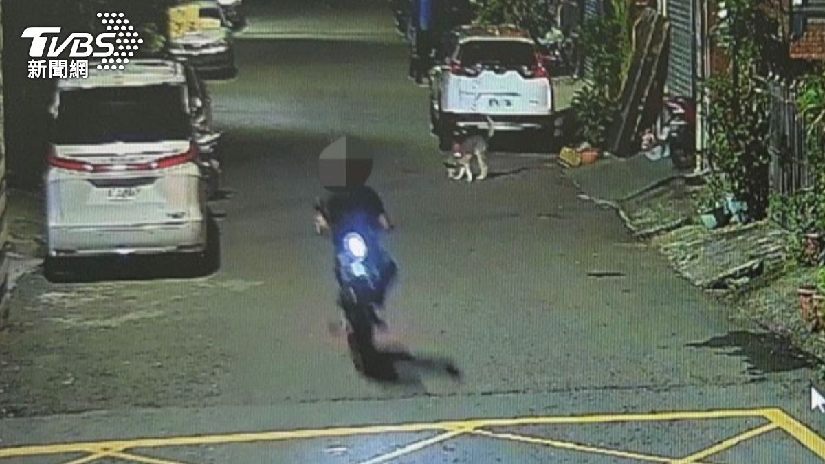 案發後陳嫌騎車逃逸。（圖／TVBS）