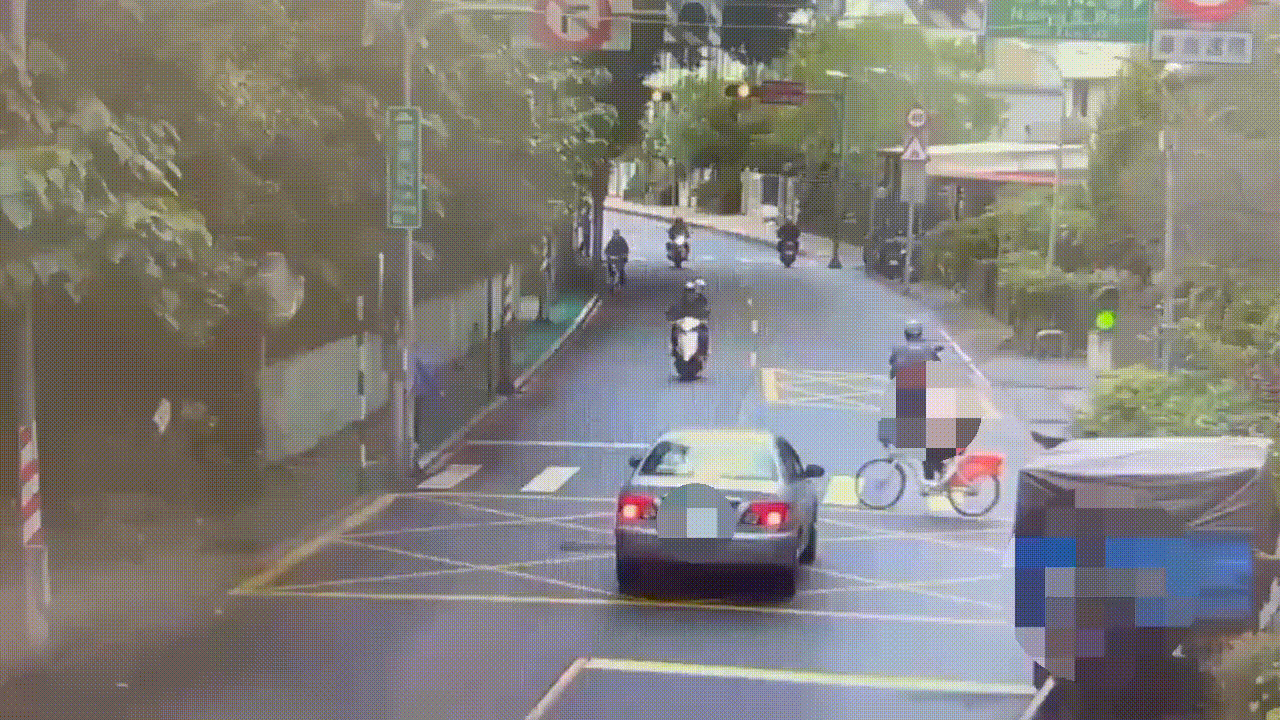 撞擊瞬間曝光。(圖/TVBS)