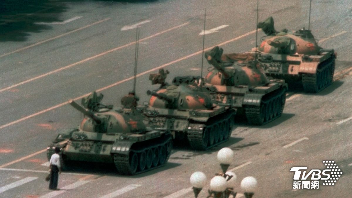 1989 年天安門事件的「坦克人」,畫面震撼國際。(圖/達志影像美聯社)