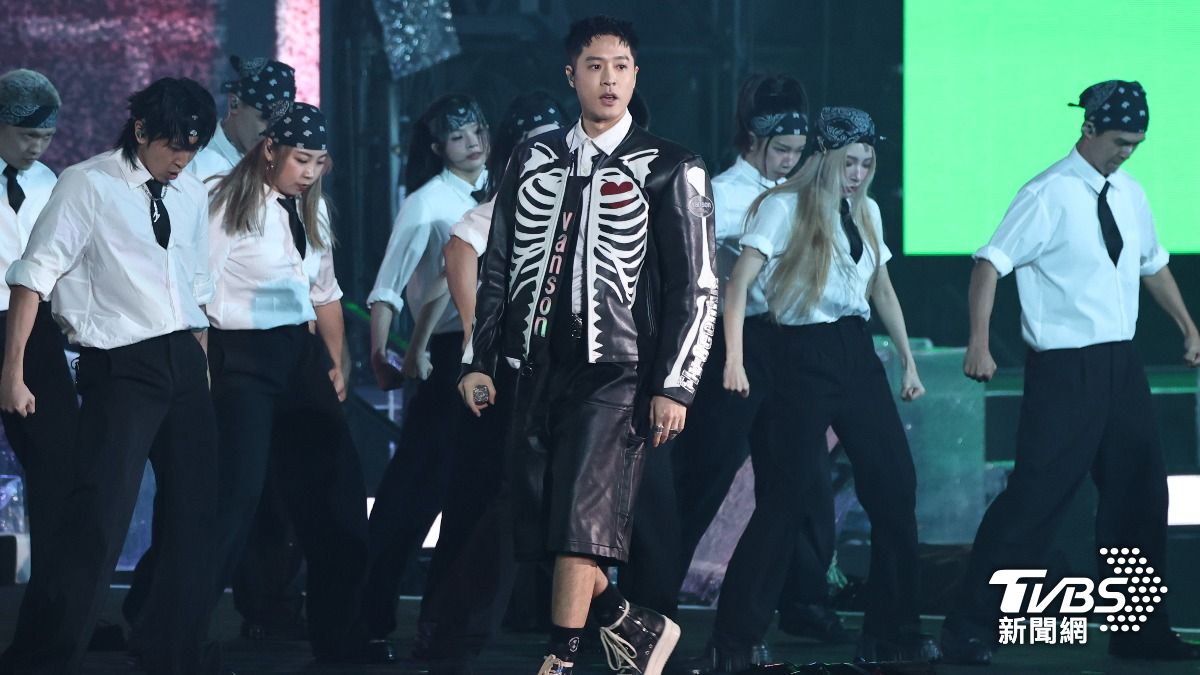 周湯豪台北跨年唱一半「突然消音」!本尊發聲了 同台玖壹壹爆驚喜
