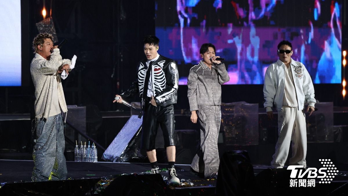 周湯豪、玖壹壹登台演出。(圖/張哲鳴攝)