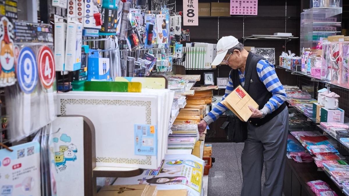 40年今日書局正式熄燈 師生不捨:政大旁老店一個一個關了