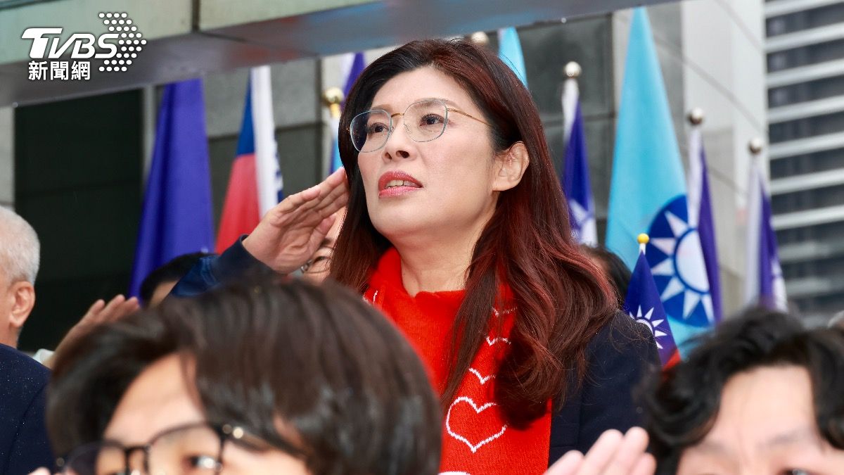 元旦升旗 鄭麗文曝被韓國瑜盛讚:主席好像白雪公主