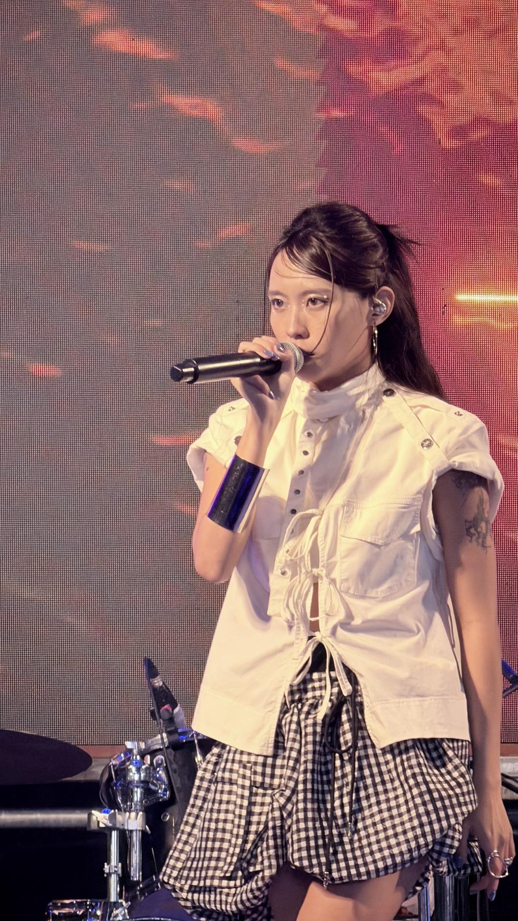 李芷婷站上羅東跨年。(圖/華納音樂提供)
