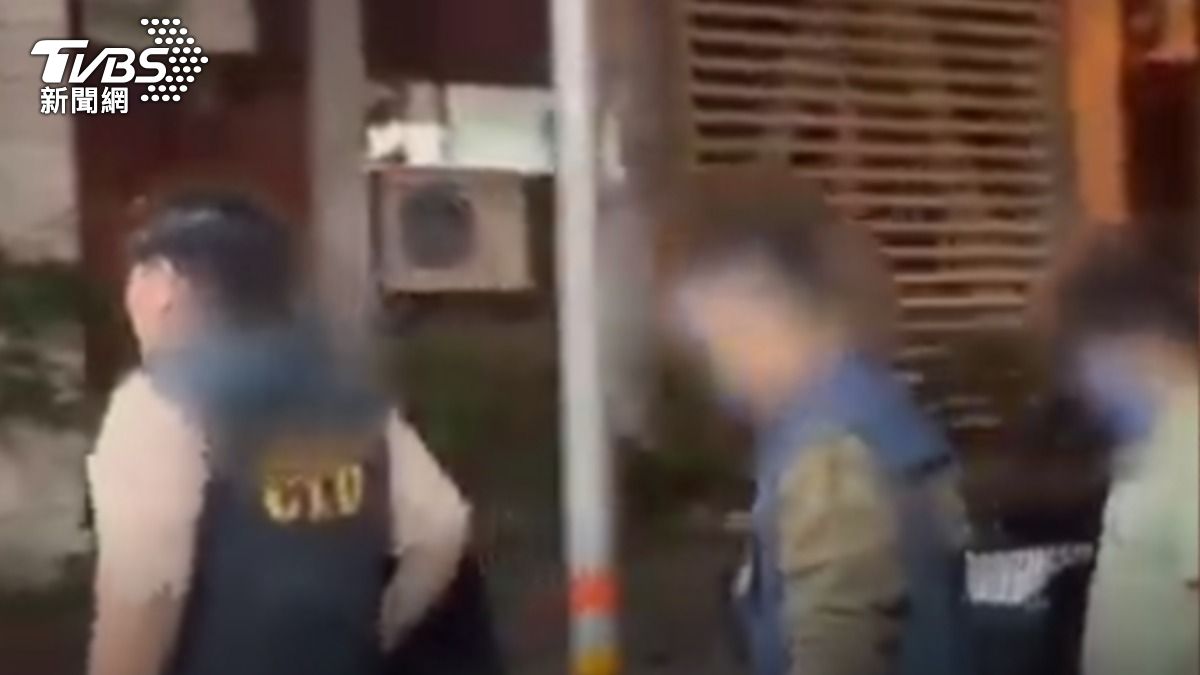 警方也將劉姓男子等5人帶回偵訊,依妨害自由送辦。(圖/TVBS)