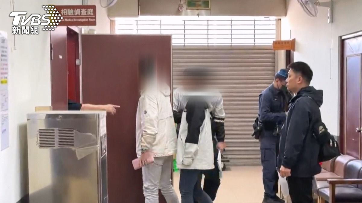 女嬰遭獨留家中身亡,且身上多處瘀傷,年輕夫妻被依過失致死罪及疑似虐嬰偵辦中。(圖/TVBS)