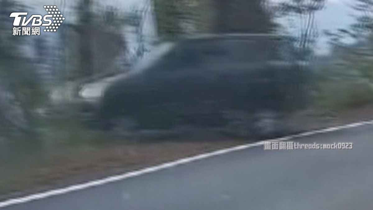 武嶺看日出下山 驚見對向休旅車衝下山。(圖/TVBS)