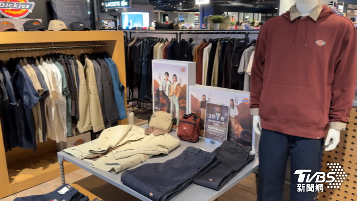 潮牌「Dickies」未來將會撤出台灣，目前只剩下部分實體櫃位。（圖／TVBS）
