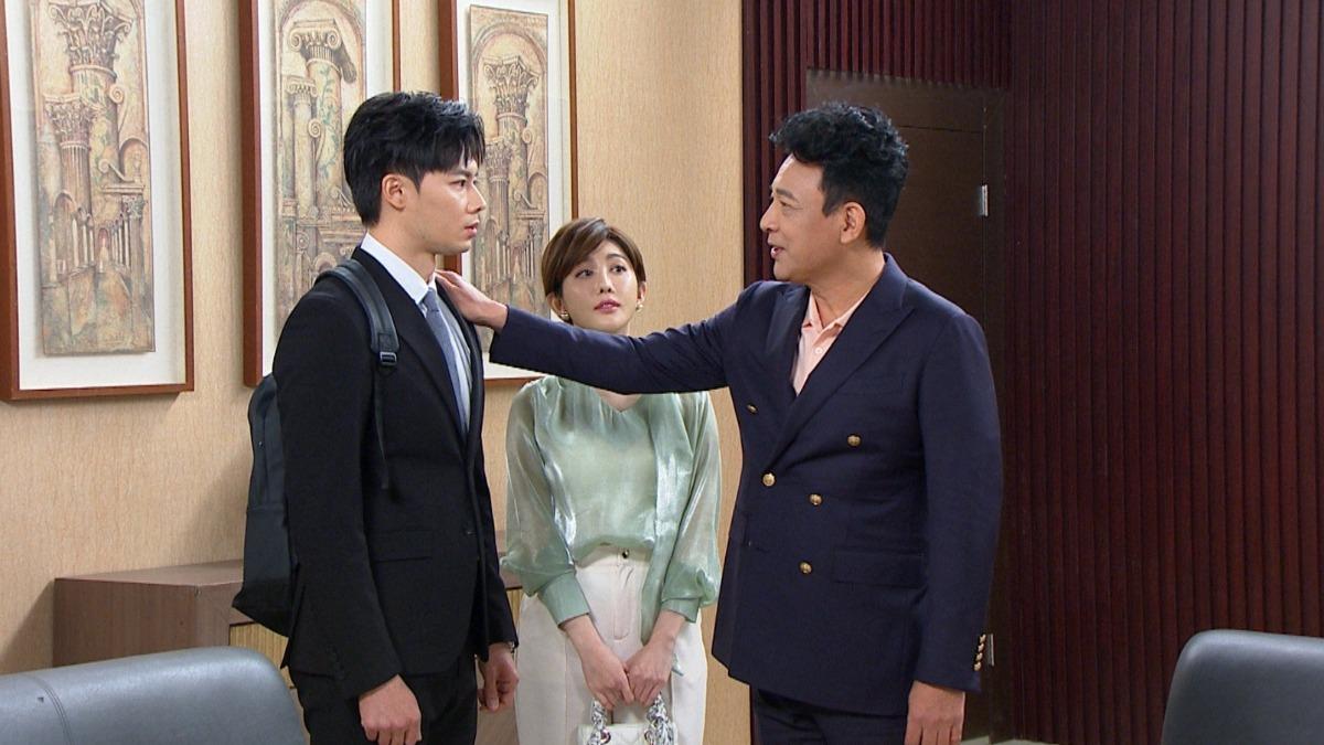 左起羅子惟、王晴、胡鴻達有不少對手戲。（圖／民視提供）