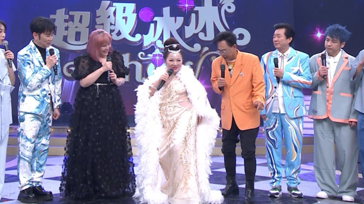 白冰冰「中空禮服」性感秀腰! 資深秀場男星看傻:沒看過70歲還這麼騷